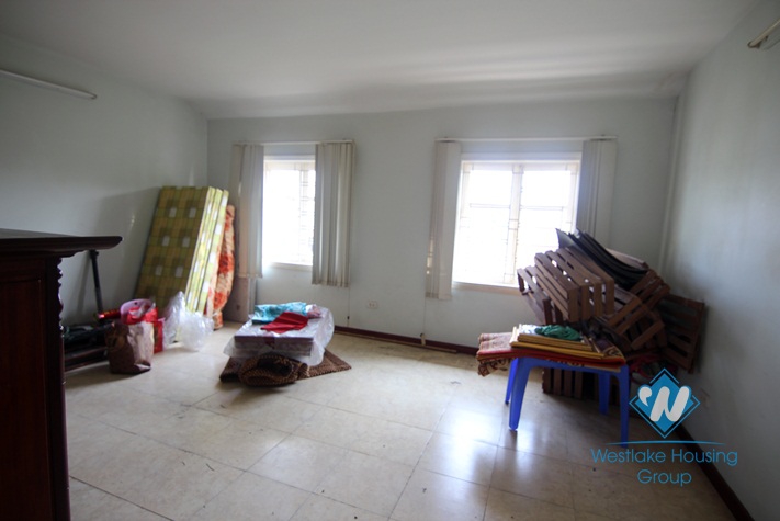 4 bedrooms house for lease in Hoang Hoa Tham street , Ba Dinh district.